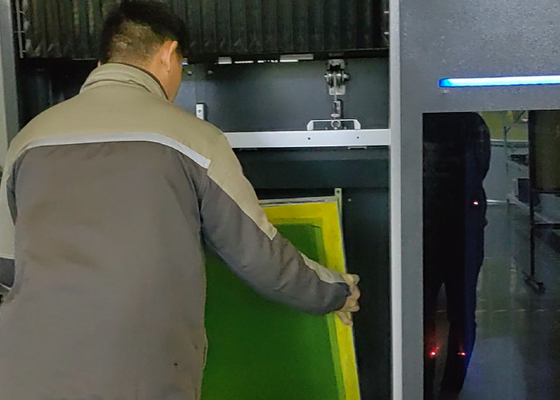 Impresión digital a gran escala de alta precisión con CTS2232V: 2200x3200mm Tamaño máximo de pantalla, resolución máxima de 1270dpi